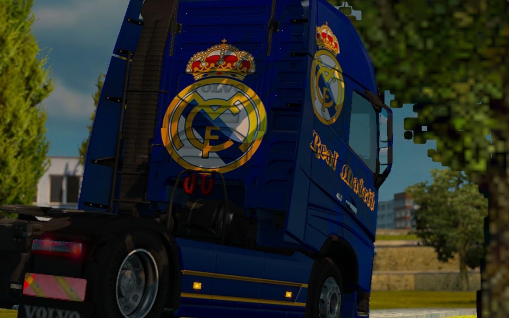new-volvo-real-madrid-skin-1-16-x-and-1-17-x_1