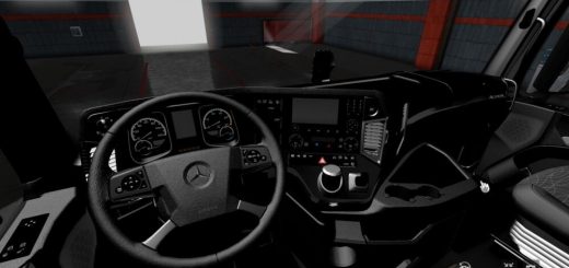 Mercedes-Benz-MP4-Black-Interior-1_X538.jpg
