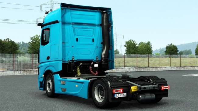 cover_mercedes-benz-new-actros-2 (1)